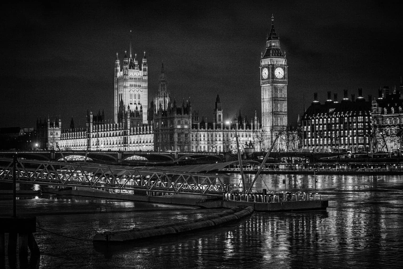  London skyline at night 