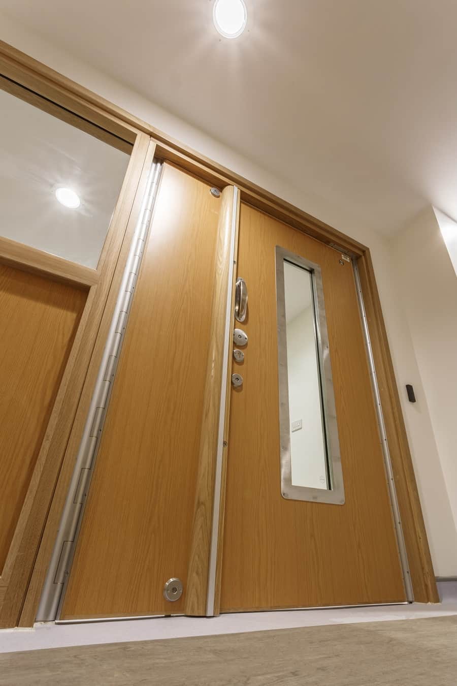 Client issue picture of the door taken on the Platypo Pro 