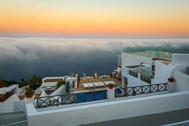 Fantastic Santorini photography – low cloud at sunrise